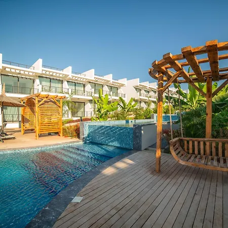 Welcoming Ground Floor Studio By The Pool *